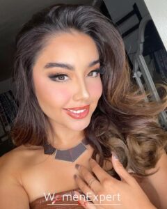 Dating a Guatemalan Woman: The Ultimate Guide for Men